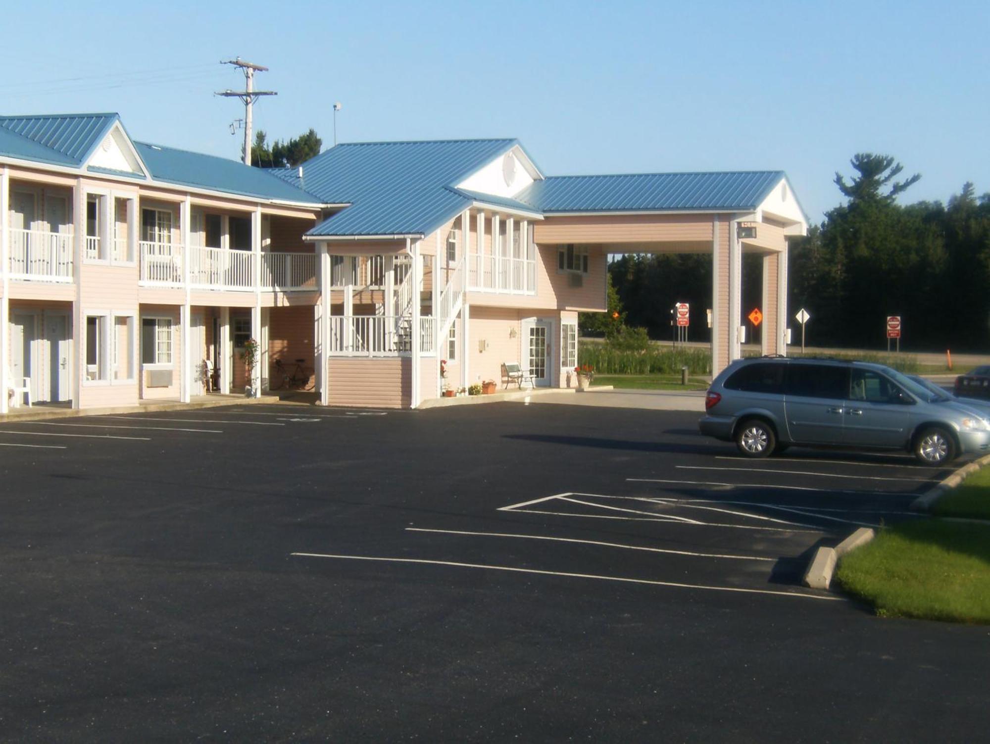 Great Lakes Inn Mackinaw City Ngoại thất bức ảnh