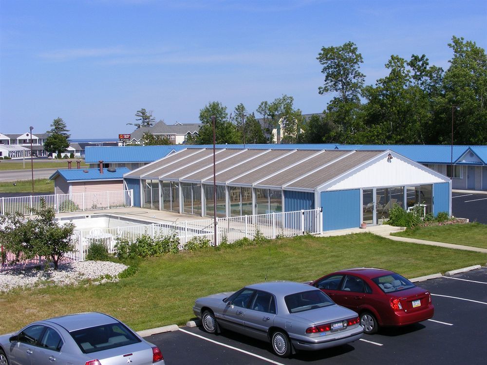Great Lakes Inn Mackinaw City Ngoại thất bức ảnh
